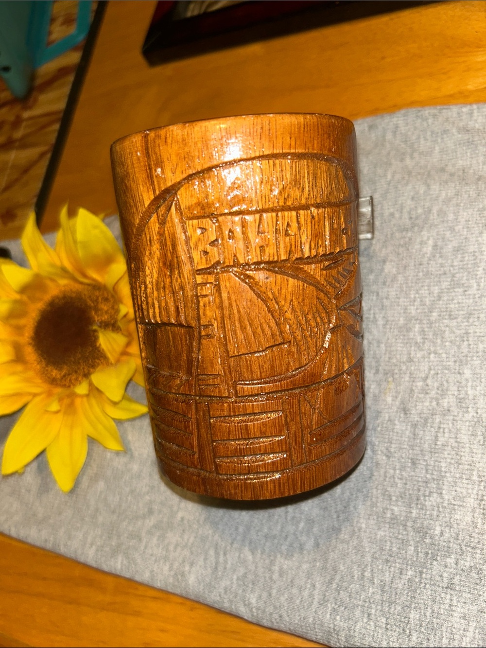 Vintage Bahamas Hand-Carved Brown Wooden Mug – Decorative Home Accent